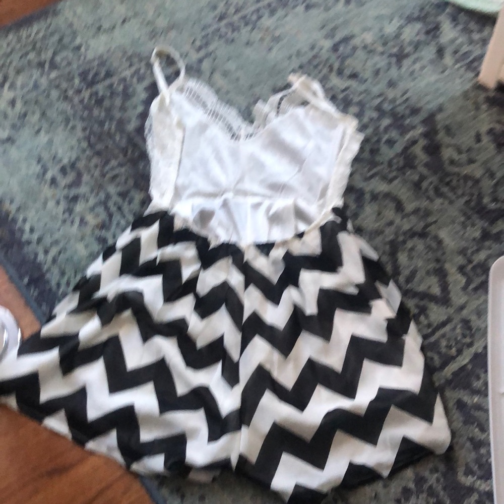 Chevron Romper - Picture 3 of 3